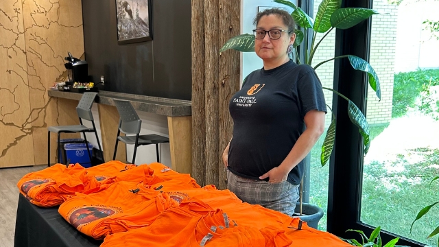 Vente des T-shirts " Chaque enfant compte" / " Every Child Matters"